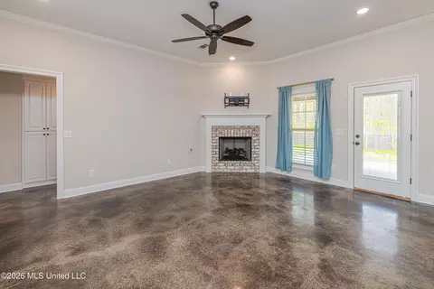 Living - 266 Chartleigh Cir, Canton, MS 39046 photo 2 of 2