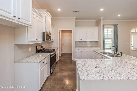 Kitchen - 266 Chartleigh Cir, Canton, MS 39046 photo 3 of 4