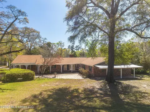Exterior - 416 Howard St, Wiggins, MS 39577 photo 2 of 9