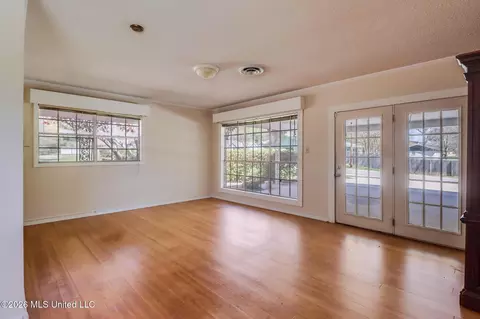 Living - 416 Howard St, Wiggins, MS 39577 photo 1 of 4