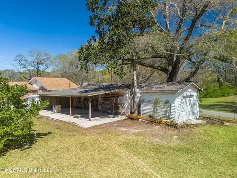 Exterior - 416 Howard St, Wiggins, MS 39577 photo 8 of 9