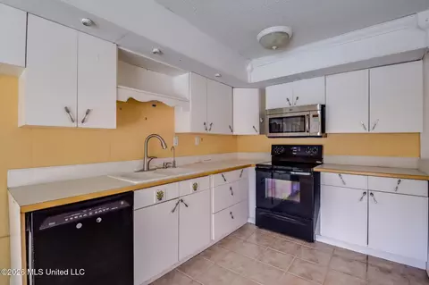 Kitchen - 416 Howard St, Wiggins, MS 39577 photo 2 of 2