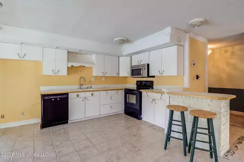 Kitchen - 416 Howard St, Wiggins, MS 39577 photo 1 of 2