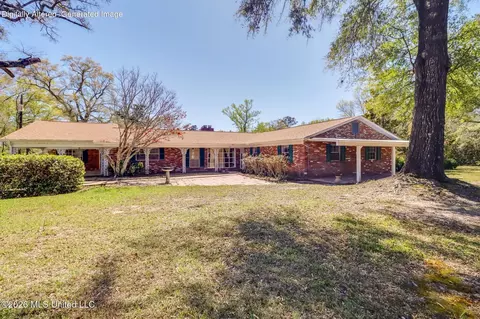 Exterior - 416 Howard St, Wiggins, MS 39577 photo 4 of 9
