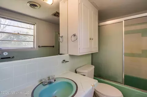Bath - 416 Howard St, Wiggins, MS 39577 photo 1 of 2