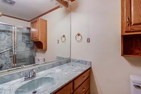 Bath - 416 Howard St, Wiggins, MS 39577 photo 2 of 2