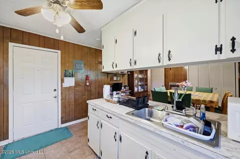 Kitchen - 1511 Lowery Ln, Jackson, MS 39209 photo 4 of 4