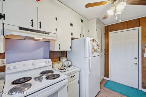 Kitchen - 1511 Lowery Ln, Jackson, MS 39209 photo 3 of 4