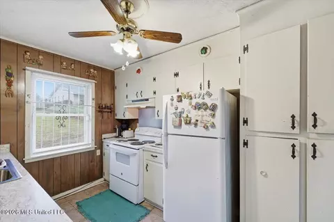 Kitchen - 1511 Lowery Ln, Jackson, MS 39209 photo 1 of 4