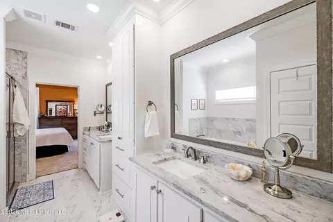 Bath - 701 Summerfield Dr, Canton, MS 39046 photo 1 of 8