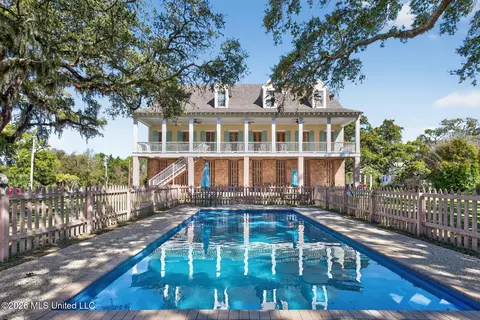 794 W Beach Blvd, Pass Christian, MS 39571