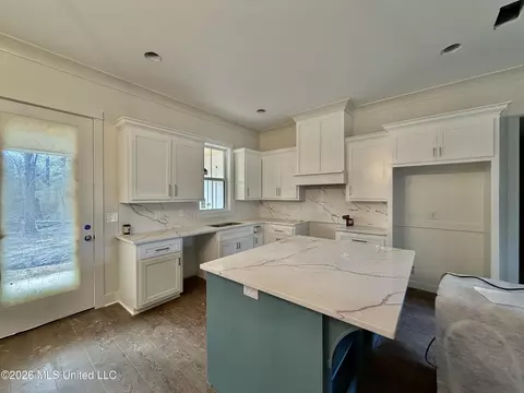 Kitchen - 39 Forest Barnes Rd, Petal, MS 39465 photo 1 of 1