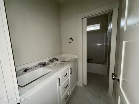Bath - 39 Forest Barnes Rd, Petal, MS 39465 photo 3 of 6
