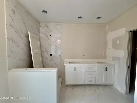Bath - 39 Forest Barnes Rd, Petal, MS 39465 photo 1 of 6