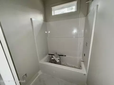 Bath - 39 Forest Barnes Rd, Petal, MS 39465 photo 5 of 6