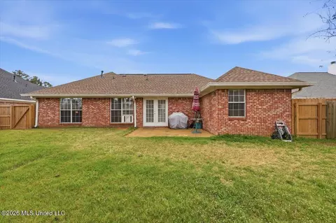 Exterior - 403 Oak Bnd, Brandon, MS 39047 photo 2 of 4