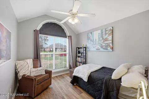 Bedroom - 403 Oak Bnd, Brandon, MS 39047 photo 3 of 4