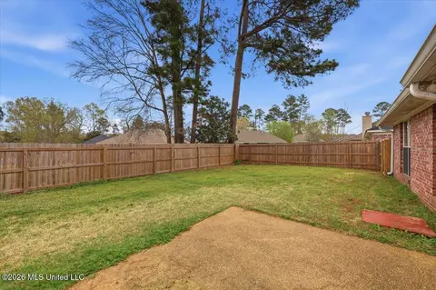 Exterior - 403 Oak Bnd, Brandon, MS 39047 photo 3 of 4