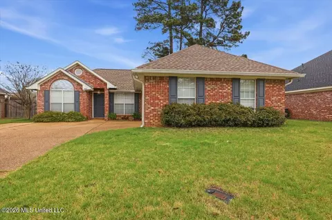 403 Oak Bnd, Brandon, MS 39047