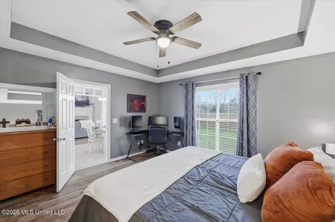 Bedroom - 403 Oak Bnd, Brandon, MS 39047 photo 2 of 4