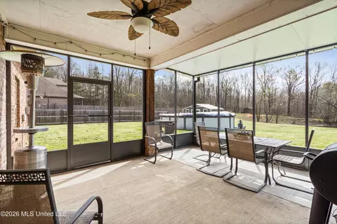 Exterior - 10067 Emerald Forest Dr, Hernando, MS 38632 photo 6 of 6