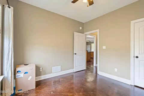 Bedroom - 10067 Emerald Forest Dr, Hernando, MS 38632 photo 3 of 7