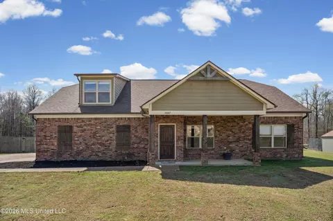 Exterior - 10067 Emerald Forest Dr, Hernando, MS 38632 photo 2 of 6