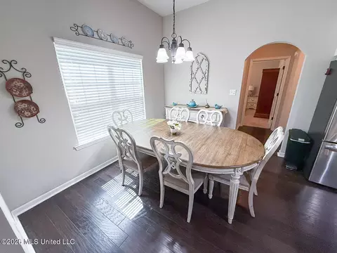 Dining - 187 Magnolia Gardens Dr, Hernando, MS 38632 photo 2 of 2