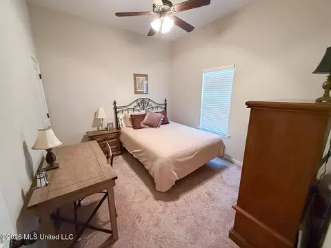 Bedroom - 187 Magnolia Gardens Dr, Hernando, MS 38632 photo 4 of 7