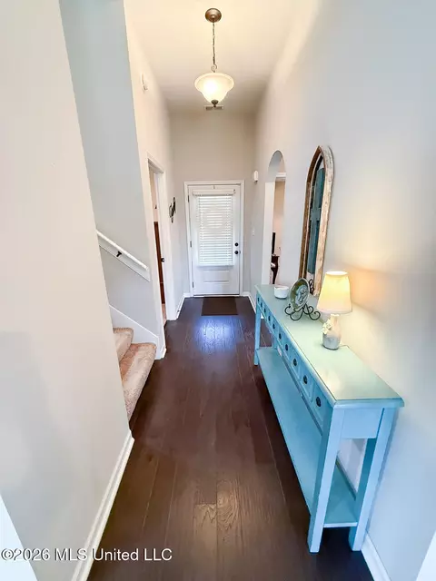 Entry Way - 187 Magnolia Gardens Dr, Hernando, MS 38632 photo 1 of 1