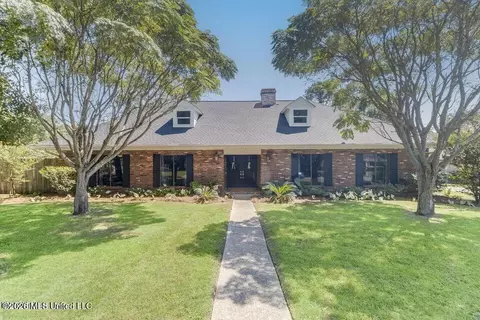 42 Cambridge Ave, Gulfport, MS 39507
