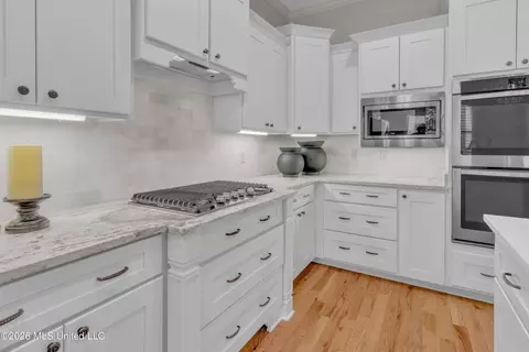 Kitchen - 4342 E Robinson Loop, Olive Branch, MS 38654 photo 2 of 3
