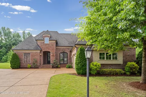 Exterior - 4342 E Robinson Loop, Olive Branch, MS 38654 photo 7 of 9