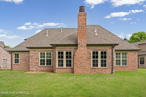 Exterior - 4342 E Robinson Loop, Olive Branch, MS 38654 photo 6 of 9