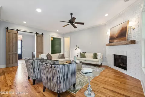Living - 4342 E Robinson Loop, Olive Branch, MS 38654 photo 2 of 3