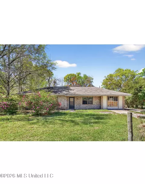 706 Burley St, Picayune, MS 39466