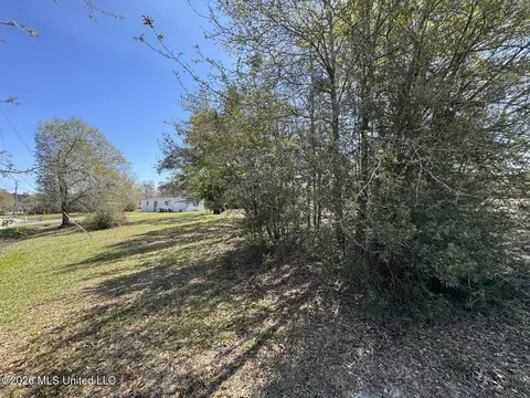 15068 Coggins Cv, Saucier, MS 39574 photo 2