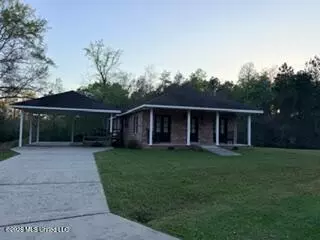 23 S Highlands Dr, Poplarville, MS 39470