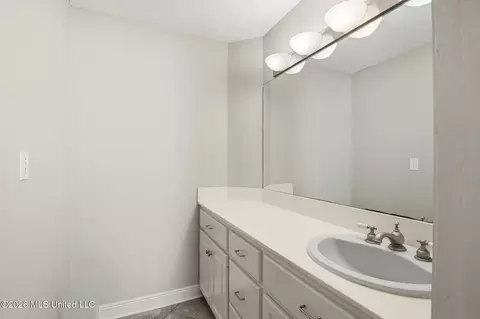 Bath - 116 Windsor Blvd, Brandon, MS 39042 photo 3 of 5