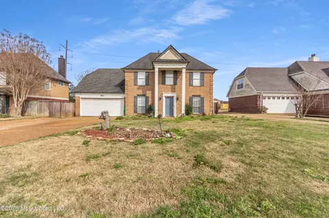 7090 Fox Creek Dr, Olive Branch, MS 38654