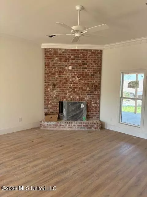 Living - 102 Saint Martin St, Madison, MS 39110 photo 1 of 1