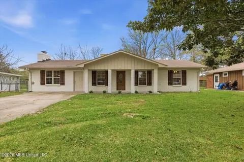 2051 Melvin Rd, Pearl, MS 39208
