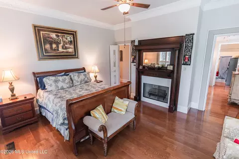 Bedroom - 1203 Pine Lake Dr, Corinth, MS 38834 photo 2 of 9