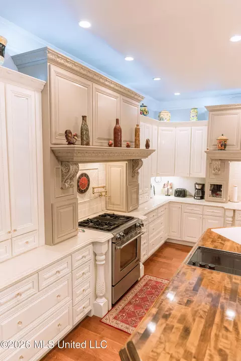 Kitchen - 1203 Pine Lake Dr, Corinth, MS 38834 photo 4 of 7