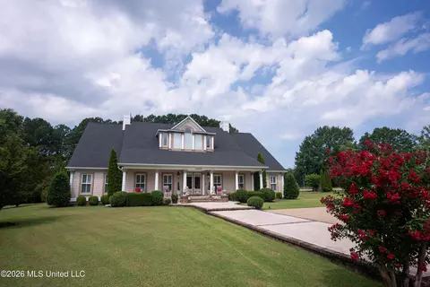 Exterior - 1203 Pine Lake Dr, Corinth, MS 38834 photo 2 of 9