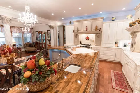 Kitchen - 1203 Pine Lake Dr, Corinth, MS 38834 photo 6 of 7