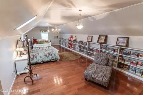 Bedroom - 1203 Pine Lake Dr, Corinth, MS 38834 photo 7 of 9