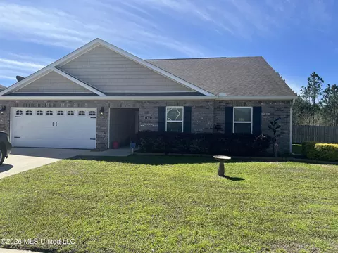 64 Whisperwood Ln, Ocean Springs, MS 39564