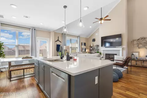 Kitchen - 13385 N Fields Ln, Olive Branch, MS 38654 photo 1 of 2