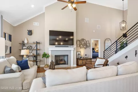 Living - 13385 N Fields Ln, Olive Branch, MS 38654 photo 2 of 2